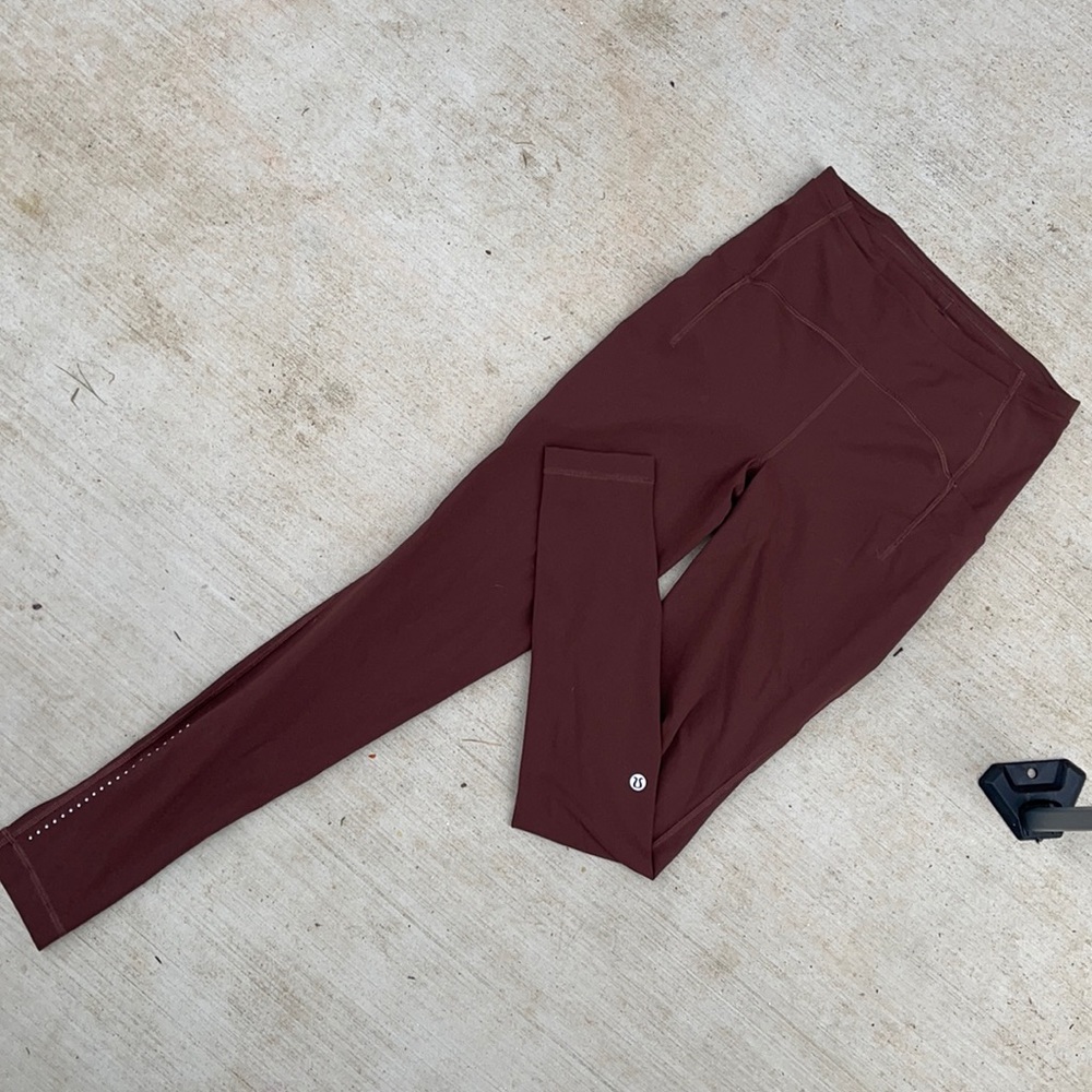 Lululemon pants (maroon)